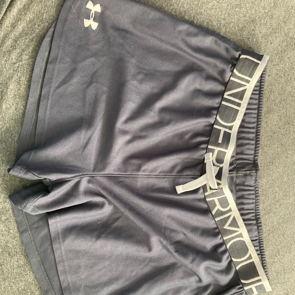 S/M Gray under armor shorts